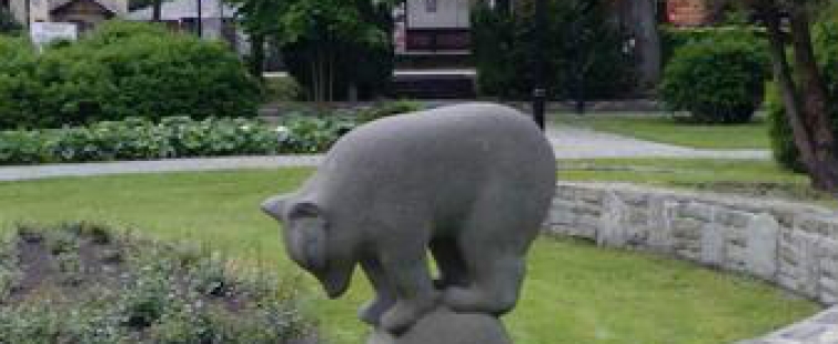 Powiększ obraz: Wisła - pomnik niedźwiadka